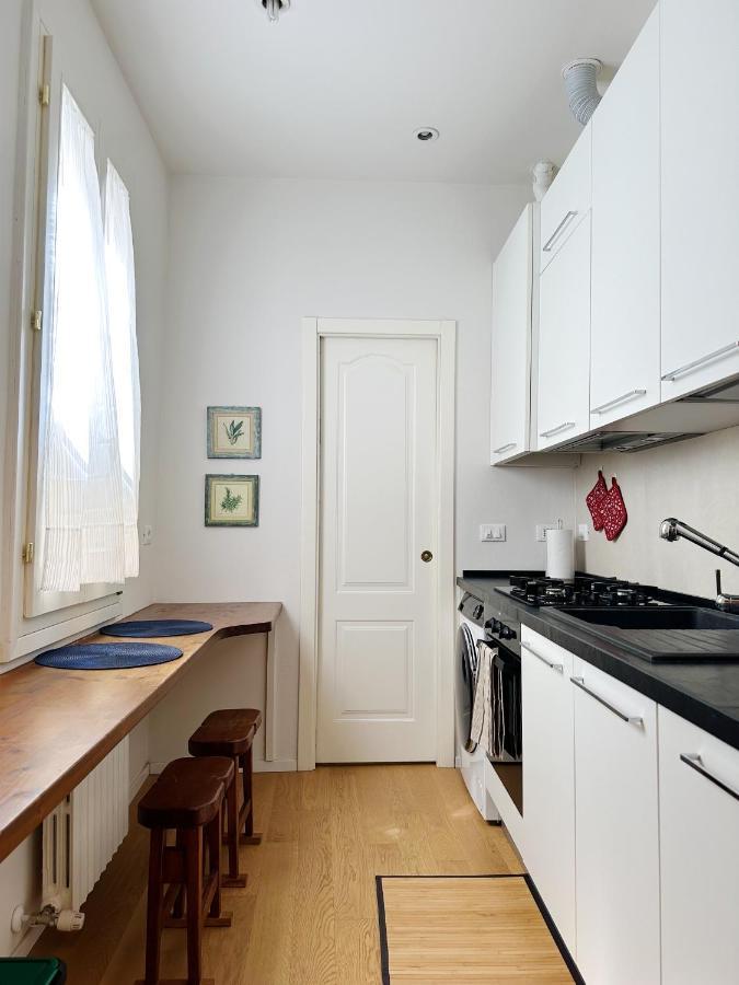 Koro'S Apartments Болоня Екстериор снимка