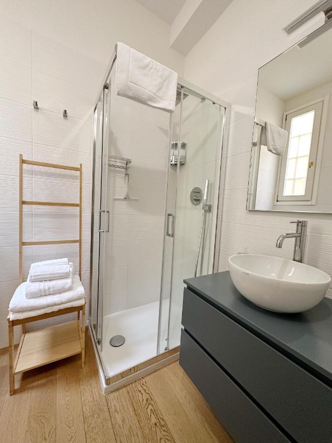 Koro'S Apartments Болоня Екстериор снимка